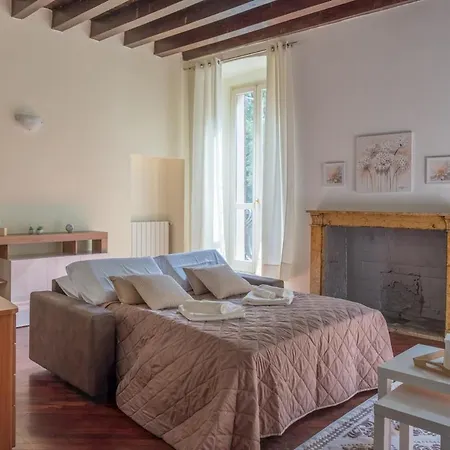 Elegante Bilocale Con Balcone - Centro Storico Apartment
