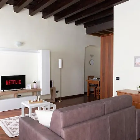 Apartment Elegante Bilocale Con Balcone - Centro Storico *